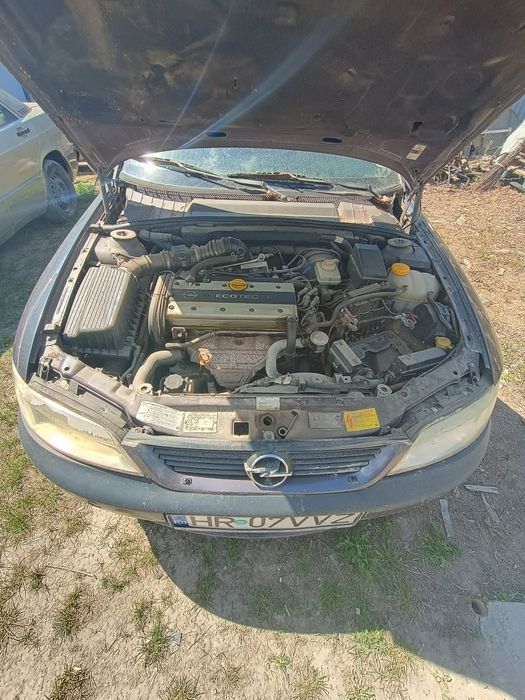 Opel Vectra B, an fabricație 1996, Benzină