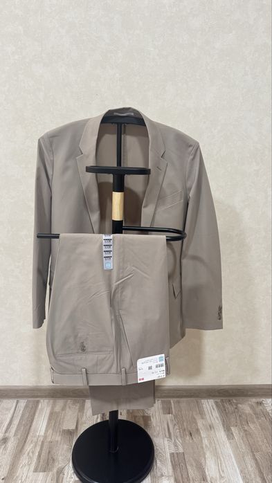 костюм и брюки uniqlo