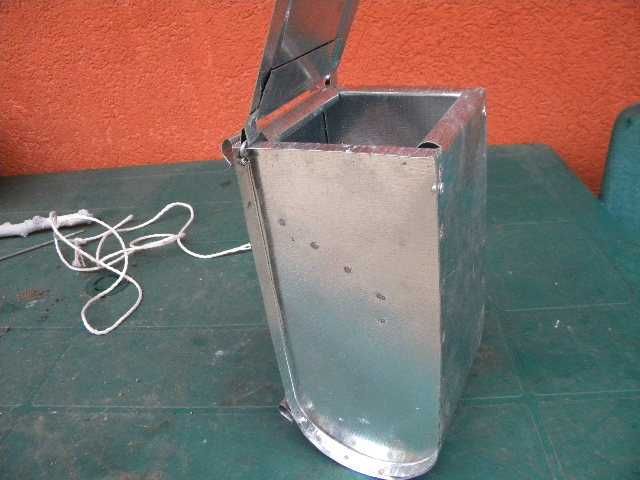 Hranitor iepuri fan si furaje