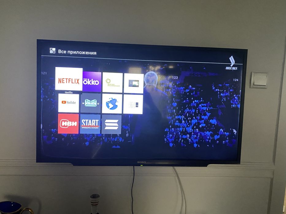 Телевизор Smart ТВ Sony  107 см диагональ  в отличном состоянии