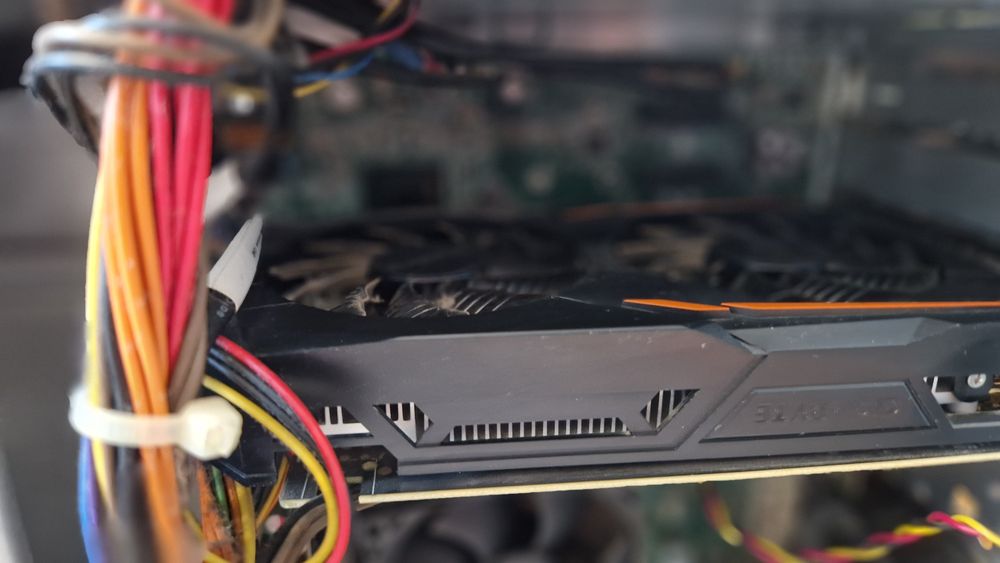 Компьютер в сборе.