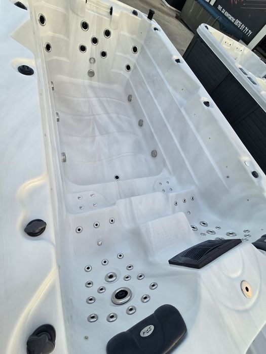 Плувни джакузита на ИЗПЛАЩАНЕ  с насрещтно течение в перфектно състоян