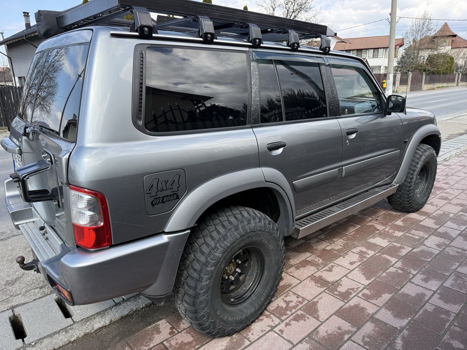 Nissan patrol y61 2004 model america autoutilitar td42