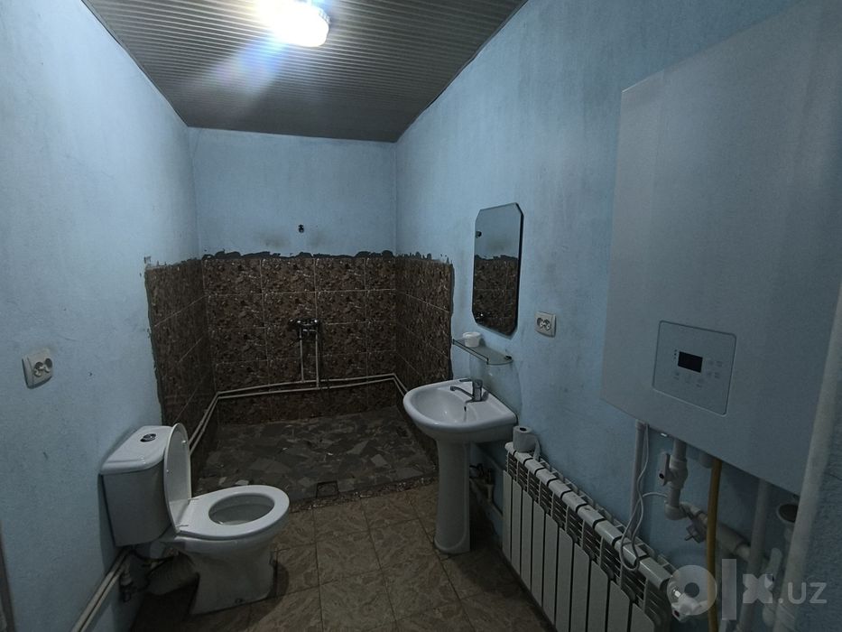 Срочно сдается дом 3 комнаты,4 сотки. 2км от Бек барака.