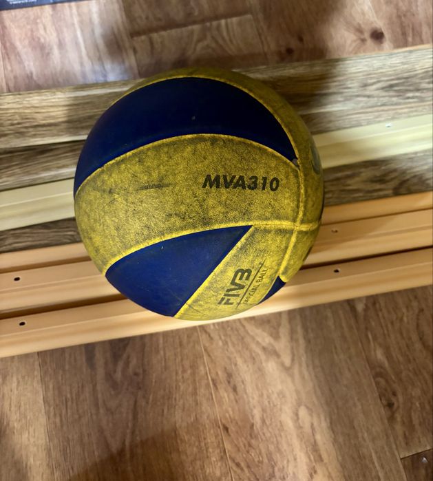 Волейболни топки MIKASA – V300W / V200W CEV / MVA310 – оригинални