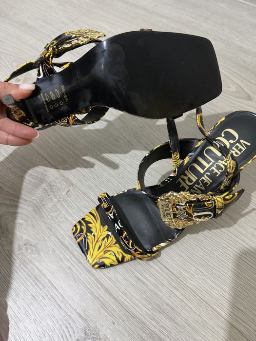 Обувки на ток  Versace Jeans Couture