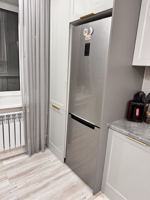 Холодильник самсунг 1.80