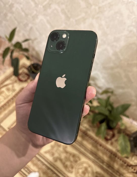 iPhone 13 в хорошем состоянии