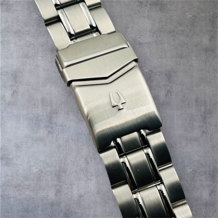 Bulova WR 100 мъжки часовник нов с лепенките