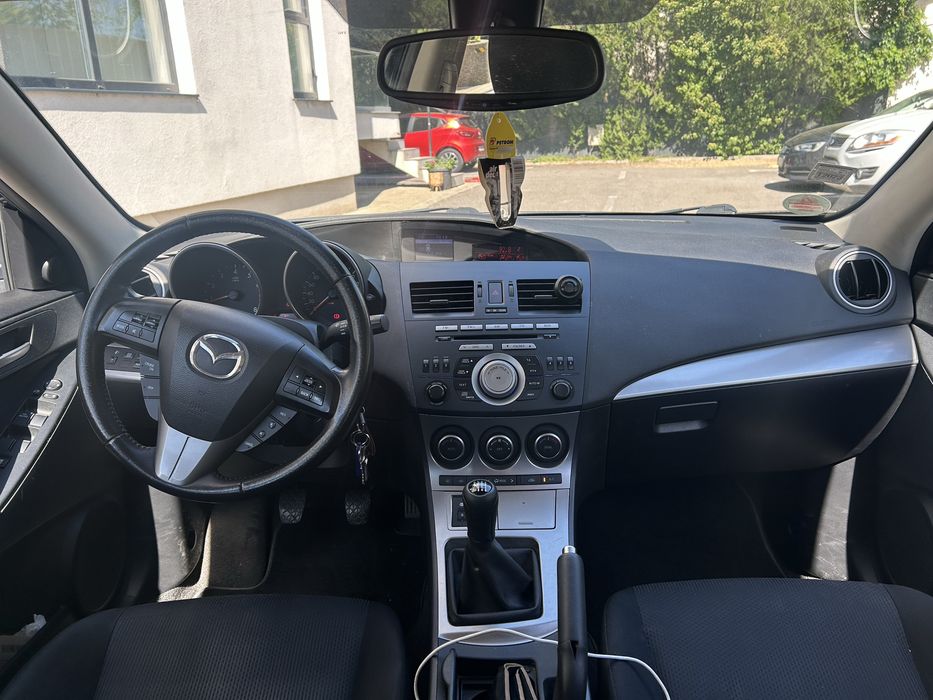 MAZDA 3 2011 — imagine 5