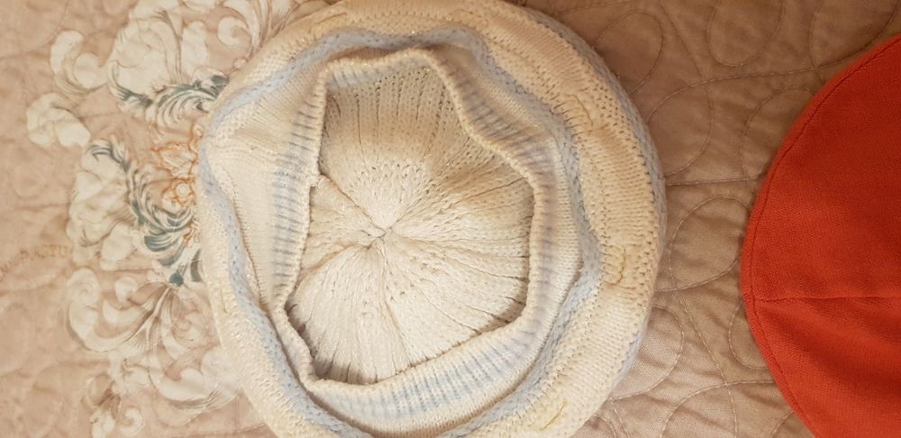 Детский берет белый