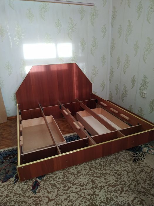 Кровать двухспальная без матраца, размер 170х190