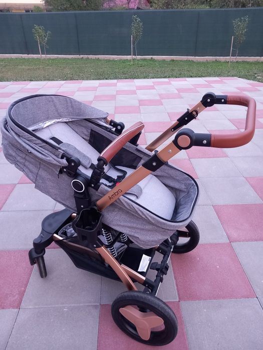 Vând cărucior Coccolle Ambra 3 în 1