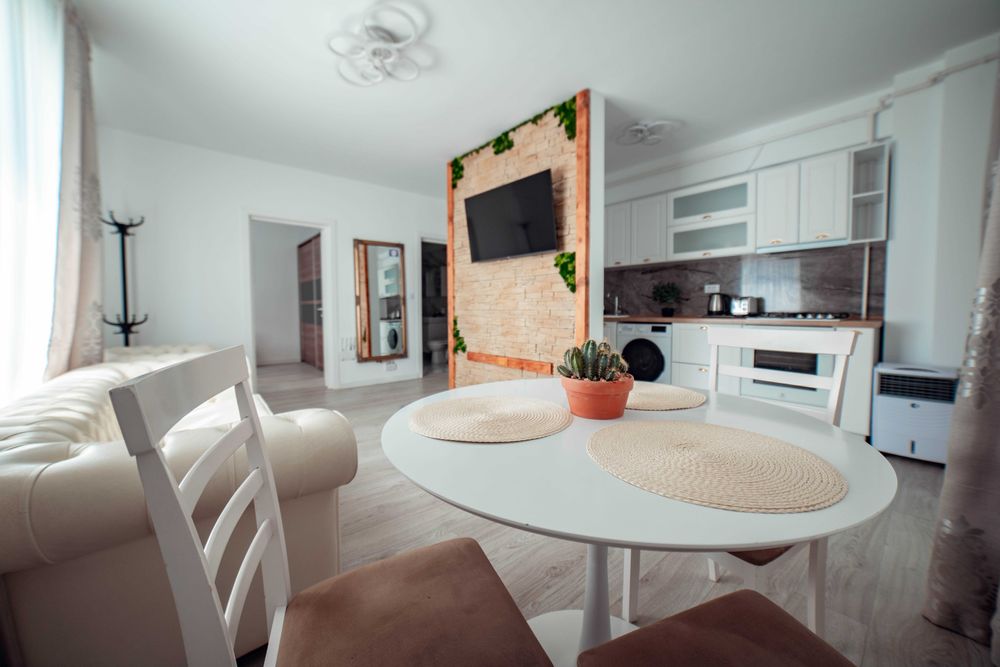 Regim Hotelier LUX - Adora / AFI MALL / ATRIUM