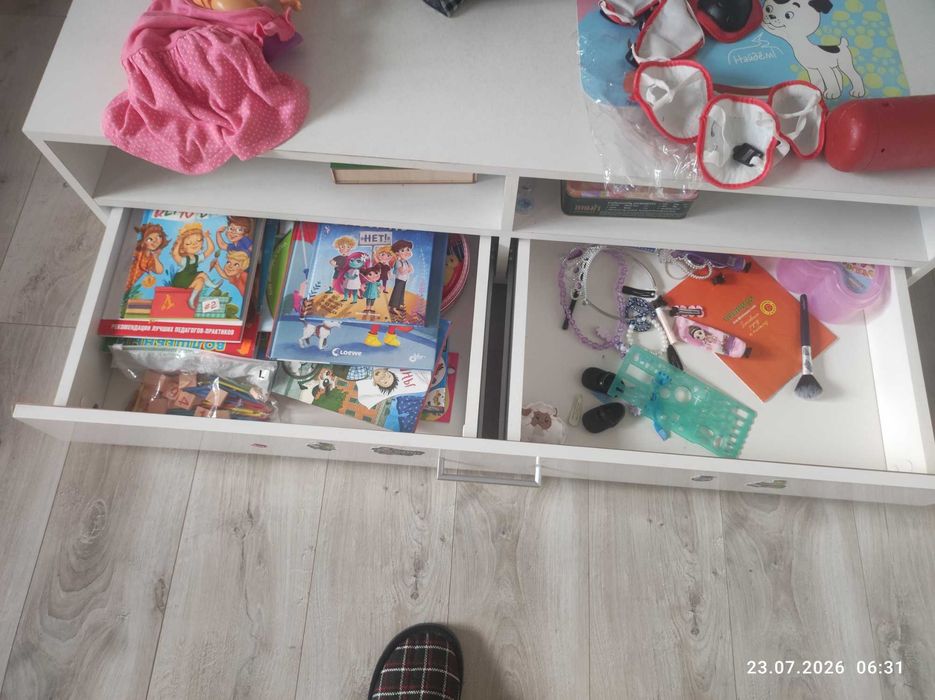 Тумбочки в количестве 2 шт.