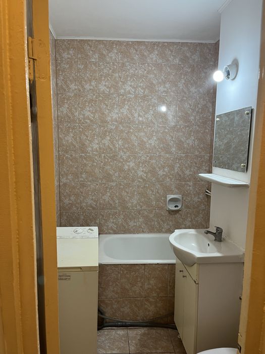 Garsoniera de inchiriat zona Uta