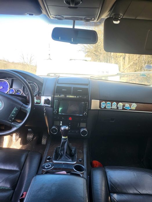 VOLKSWAGEN Touareg