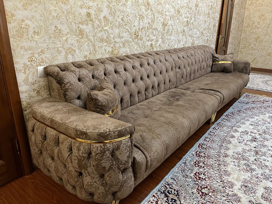 Срочно продаем диван !