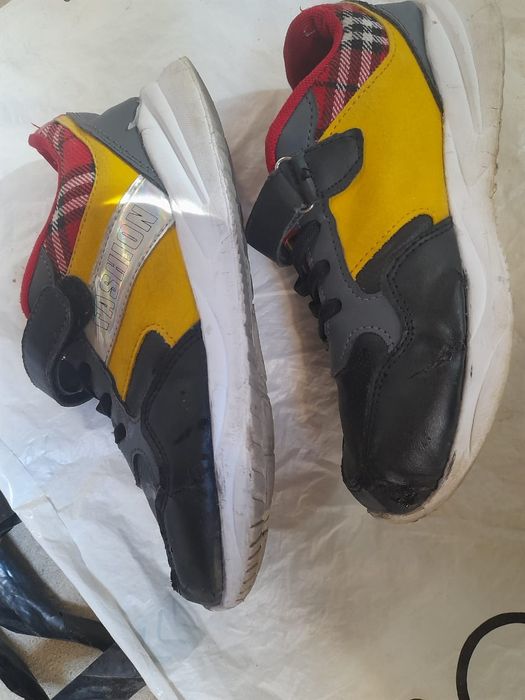 Продам кроссовки