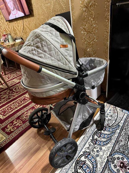 Детская коляска в хорошем состояние