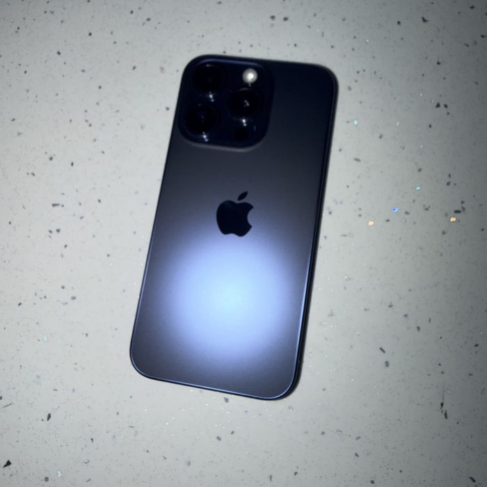 Iphone 15 pro  128gb.