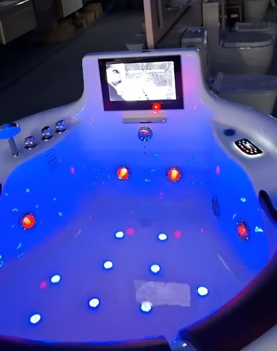 Отдельно стоящая джакузи ванна / Jakuzi vanna