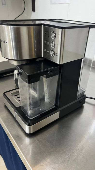 Kofe mashinka prodaetsya