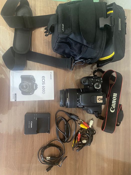 Цифровой фотоаппарат Canon EOS 600D