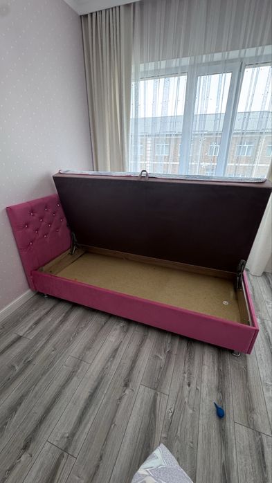 Кровать в хорошем состоянии