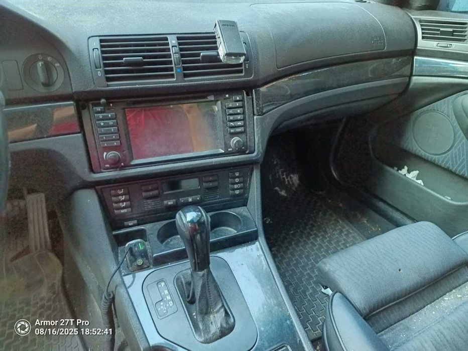 Продавам два автомобила BMW 528