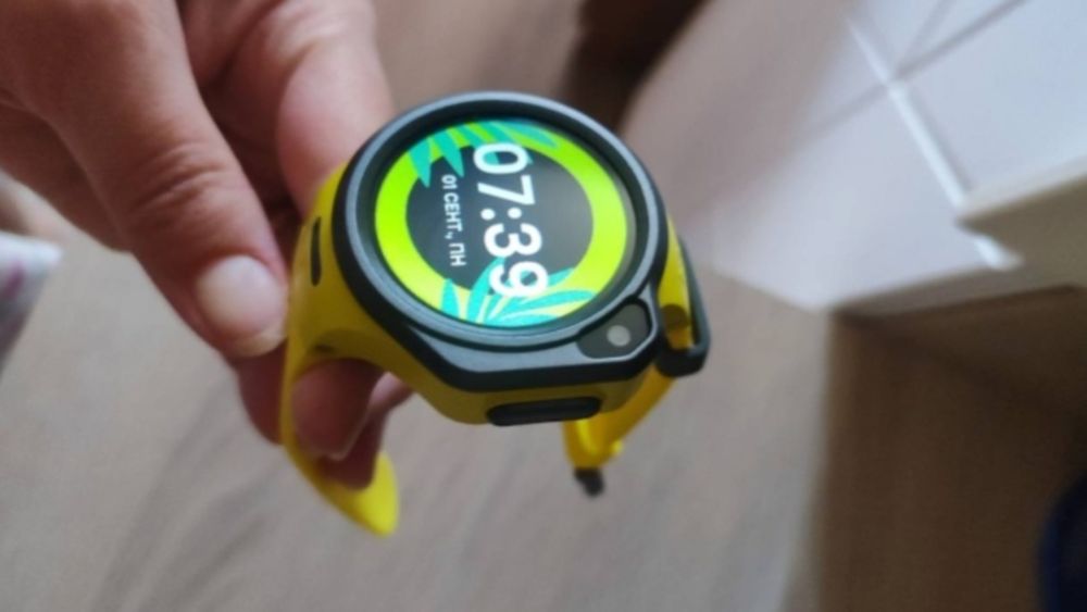 Продам детские смарт часы ELARI 4GR