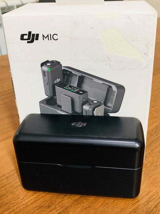 Петличка, Микрофон DJI Mic (2TX + 1RX + Charging Case) черный