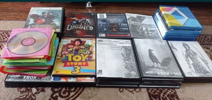 Продается хbox360. Диски с играми 80шт.