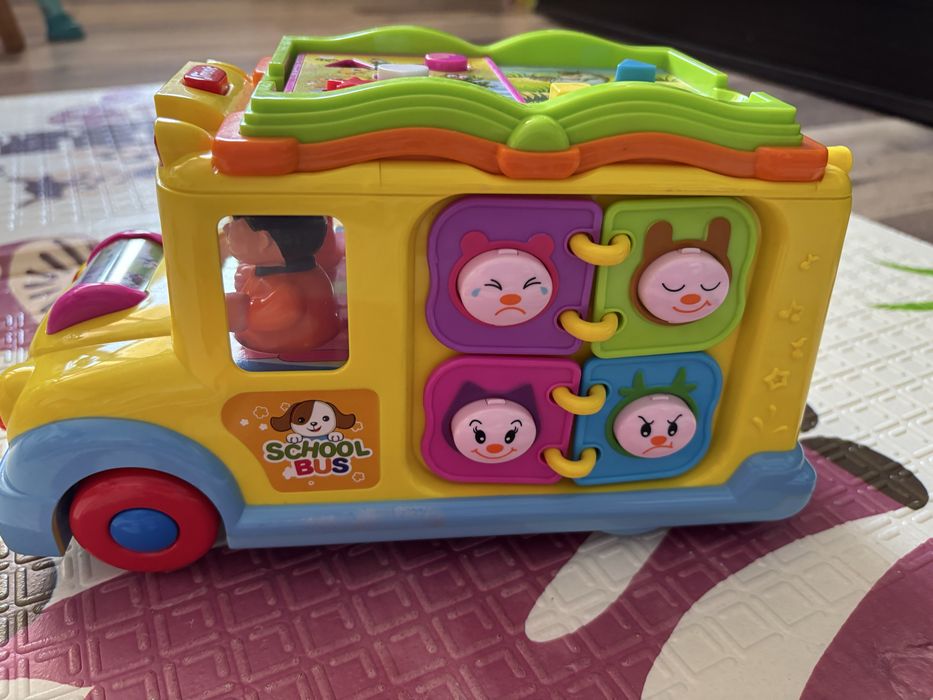 Masinuta copii cu lumini si sunete ( autobuzul scolar)