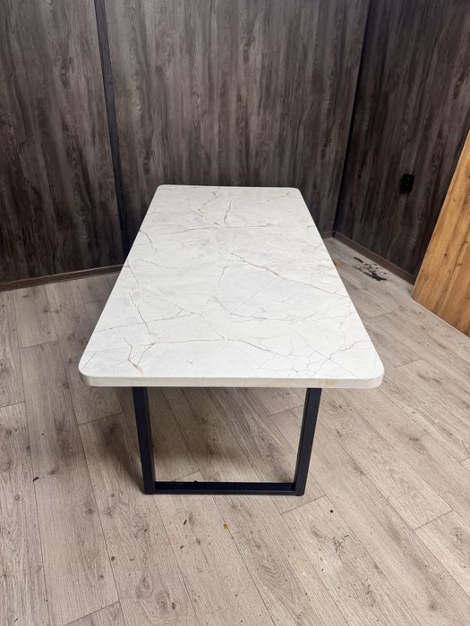 Стол в стиле лофт