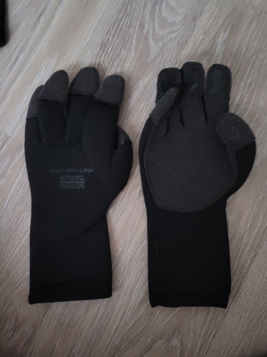 Продам водолазные перчатки