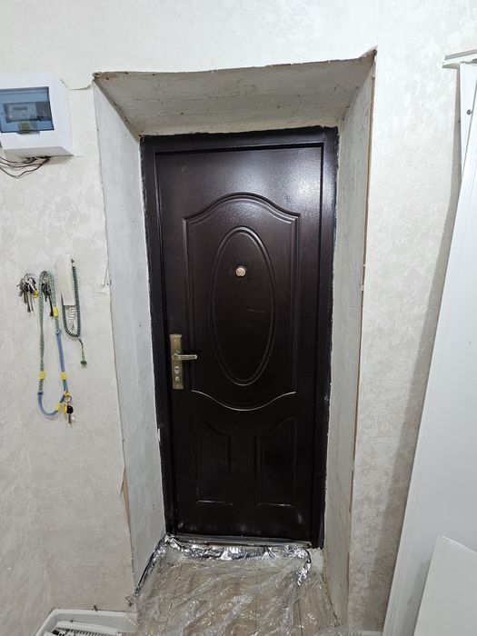 продам входную дверь