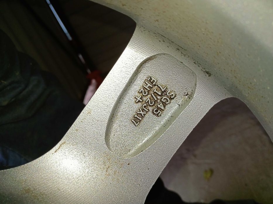 Vând jante R17  plus cauciucuri