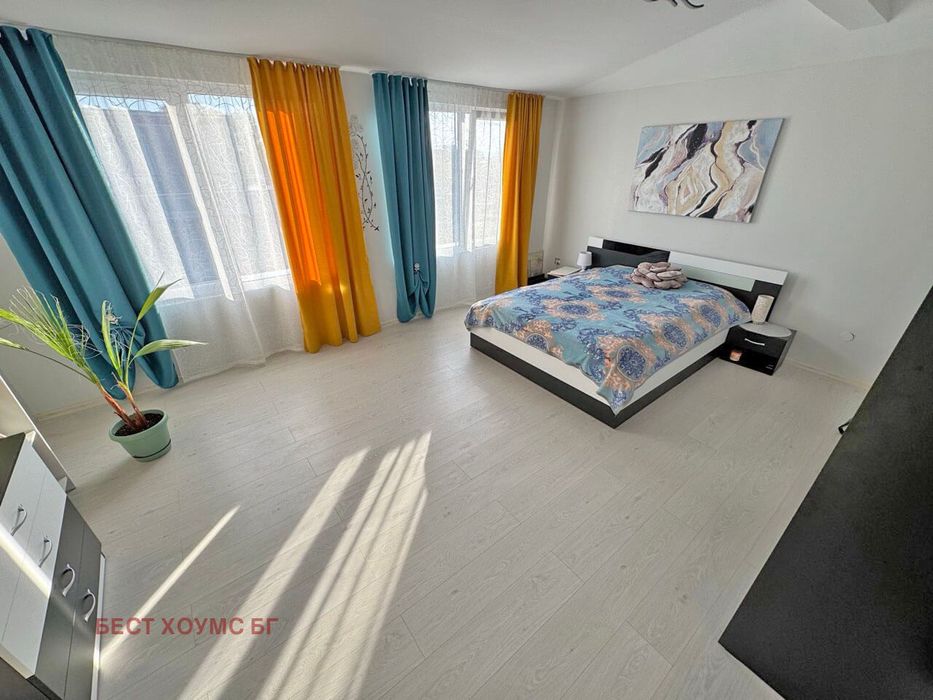 Продава се Четиристаен апартамент в к.к. Слънчев бряг - 96 кв.м за 1110 €/кв.м - Снимка #2