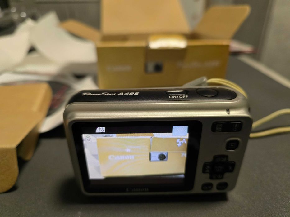 Продавам фотоапарат  "Camera Canon Power Shot A495"