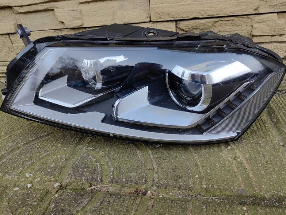 Фар VW Passat B7 Bi-Xenon LED ляв / Фар Пасат Б7 ксенон НОВ
