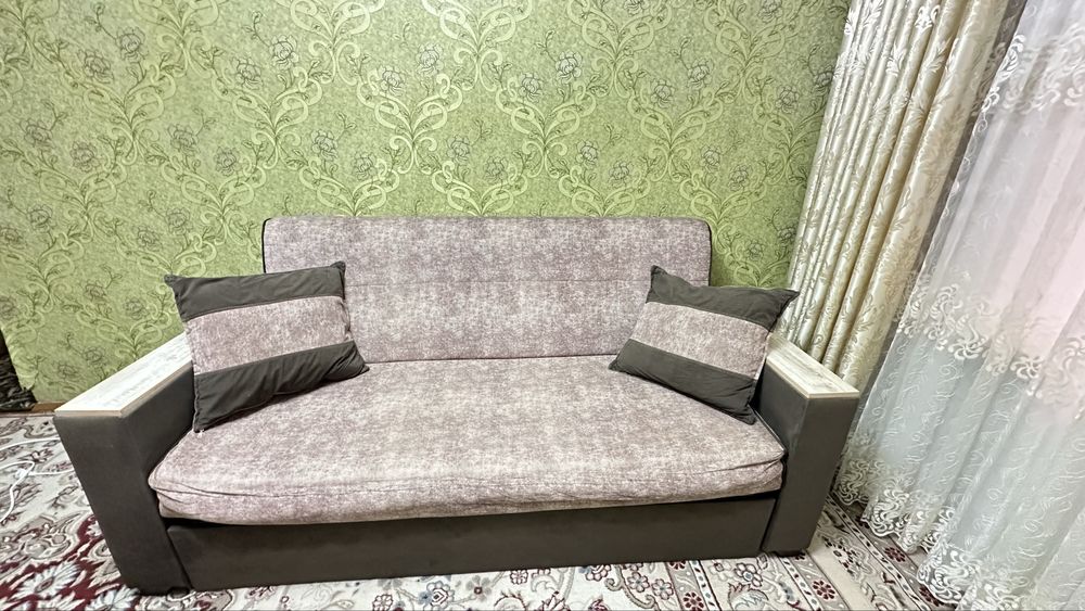 Mebel sotiladi srochno