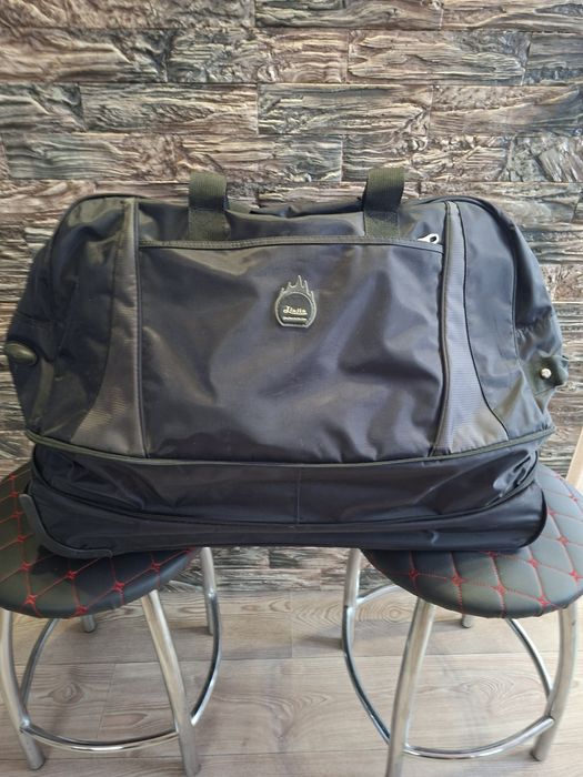 Продам дорожную сумку.