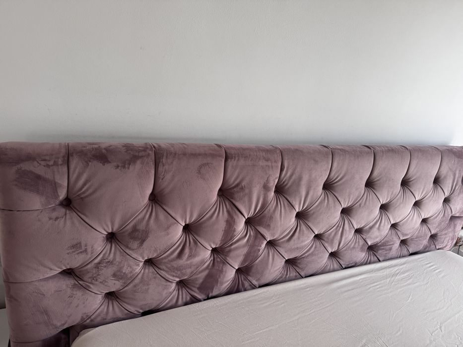 Pat matrimonial catifea cu saltea memory inclusa