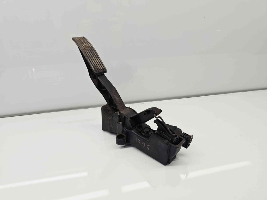 Pedala acceleratie Mercedes Clasa B (W245) [Fabr 2005-2011] A16930001
