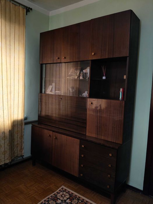 Шкаф-сервант, тумба-зеркало