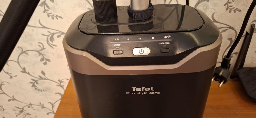 Продам паровой утюг Tefal