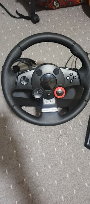 Игровой руль Logitech