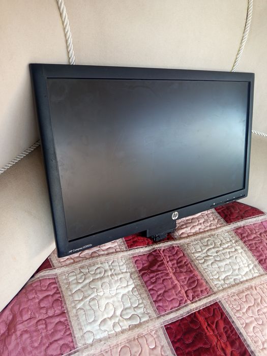 Монитор диагональ 20 .