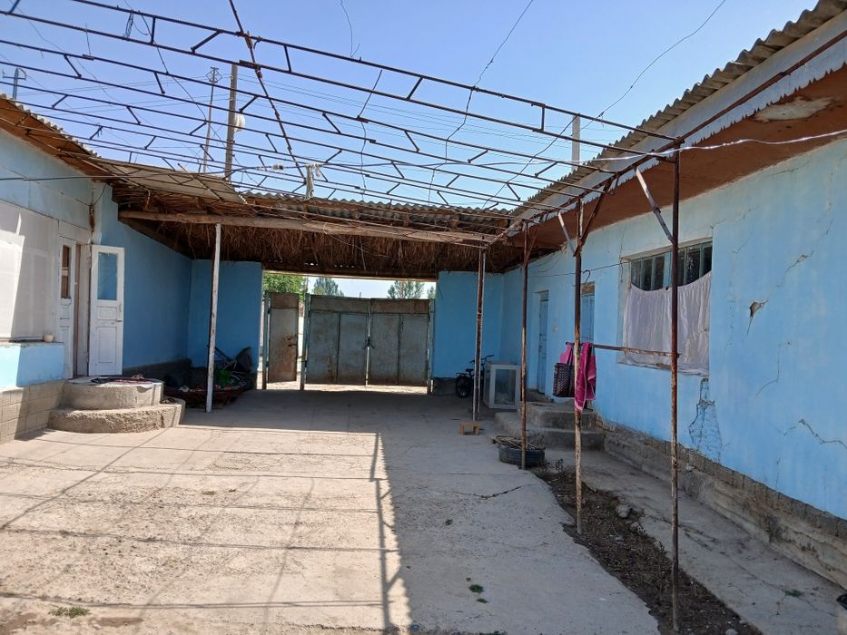 M39 trassa bo‘yida maktab va bitonkagacha 800 metr.  6 xonali uy